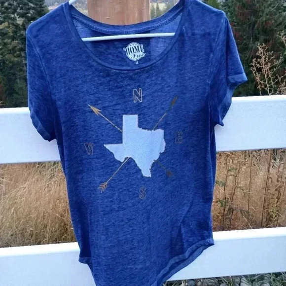 Blue scoop neck T-shirt with Texas state - Picture 1 of 3